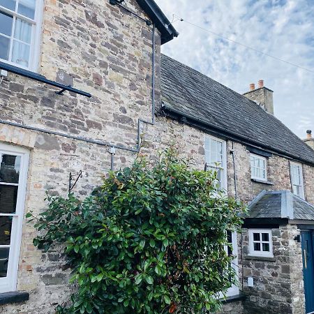 The Bluebell Country Inn, Crickhowell Bagian luar foto