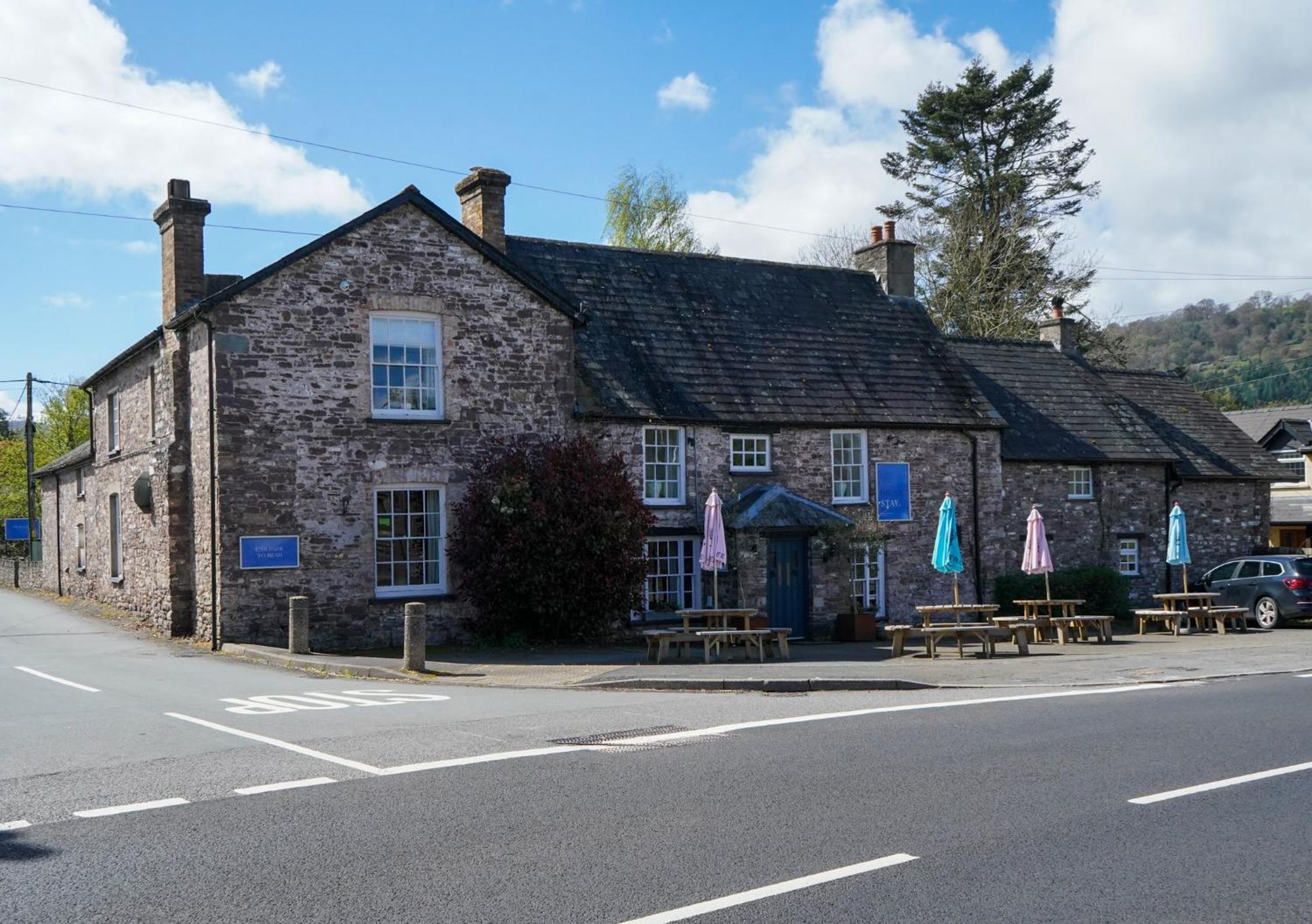 The Bluebell Country Inn, Crickhowell Bagian luar foto