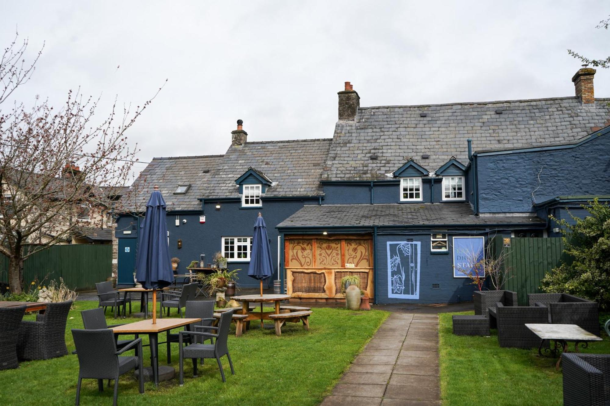 The Bluebell Country Inn, Crickhowell Bagian luar foto