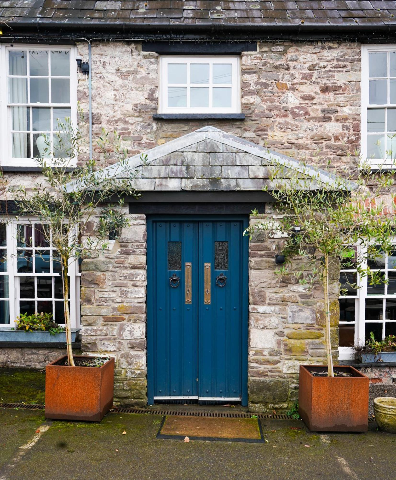 The Bluebell Country Inn, Crickhowell Bagian luar foto